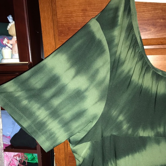 Plus size Army green blouse - Picture 2 of 3